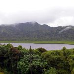 Lac sur l'île de Grenade