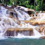 водопад Данс Ривер на Ямайке
